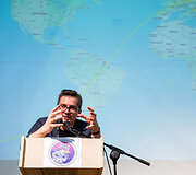 Vilniaus Jono Basanavičiaus progimnazijos ir Vilniaus Jono Basanavičiaus gimnazijos moksleiviai bandė susisiekti su TKS astronautais