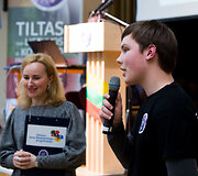 Vilniaus Jono Basanavičiaus progimnazijos ir Vilniaus Jono Basanavičiaus gimnazijos moksleiviai bandė susisiekti su TKS astronautais