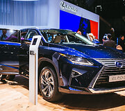 &bdquo;Lexus&ldquo; Ženevoje parodė savo pirmąjį septynvietį visureigį