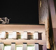 Vilniuje užsidegė Tarptautinės teisės ir verslo auk&scaron;tosios mokyklos pastatas, evakuoti studentai