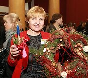 Žinomi žmonės ir miestiečiai labdaringoje mugėje užsikrėtė kalėdine dvasia.