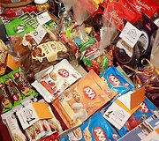 Žinomi žmonės ir miestiečiai labdaringoje mugėje užsikrėtė kalėdine dvasia.