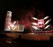 Vilniuje įžiebta Kalėdų eglė