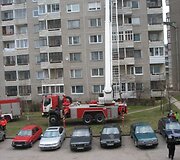 Pajutę dūmus žmonės i&scaron;kvietė ugniagesius.