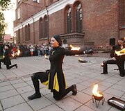 Penktadienį prasidėjusi &scaron;ventė &bdquo;Kauno dienos 2009&ldquo; ir antrąją dieną, &scaron;e&scaron;tadienį, kviečia nebijoti lietaus.