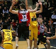 Vilniaus &bdquo;Lietuvos rytas&ldquo; i&scaron;vykoje 73:64 palaužė &Scaron;iaulių &bdquo;&Scaron;iaulius&ldquo; (2008.03.21).
