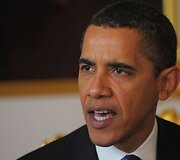 JAV prezidentas Barackas Obama paragino &Scaron;iaurės Korėją susilaikyti nuo tolesnių &bdquo;provokuojamų veiksmų&ldquo;.