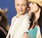 C.Diaz nusprendė neeksperimentuoti su savo &scaron;ukuosena ir filmavimo metu buvo su peruku.