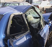 udaužytas policininko automobilis &bdquo;Subaru Impreza&ldquo;