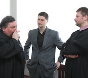 Vytenis &Scaron;lenys su advokatais teisme