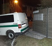 Po gaudynių apgadintas automobilis
