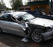 Automobilis &bdquo;Mercedes-Benz&ldquo; po avarijos