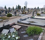 Vandalai i&scaron;vartė antkapius