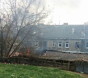 Sandėliukai liepsnojo atvira ugnimi