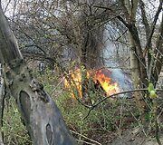 Sandėliukai liepsnojo atvira ugnimi