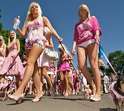 Latvijos blondinės &scaron;ventė Pasaulinę &scaron;viesiaplaukių dieną