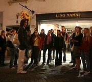 &Scaron;e&scaron;tadienio vakarą kultūros projekto &bdquo;Tebūnie naktis&ldquo; organizatoriai vilioja sostinėje pasigrožėti daugybe ypatingų meno projektų.