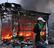 Irano policija susirėmė su draudimų nepaisančiais protestuotojais 