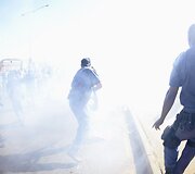 Protestuotojų susirėmimas su policija