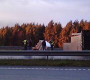 Apvirtęs vilkikas Kai&scaron;iadorių rajone, netoli Rum&scaron;i&scaron;kių. 
