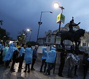 Gabrielio Garcia Marquezo gimtinėje Kolumbijoje ir Meksikoje, kur jis gyveno pastaruoju metu, žmonės atiduoda pagarbą praėjusią savaitę mirusiam ra&scaron;ytojui. 