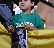 Gabrielio Garcia Marquezo gimtinėje Kolumbijoje ir Meksikoje, kur jis gyveno pastaruoju metu, žmonės atiduoda pagarbą praėjusią savaitę mirusiam ra&scaron;ytojui. 