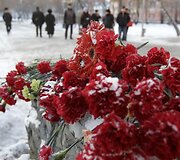 Permėje žmonės renkasi prie klubo, kuriame per gaisrą žuvo žmonės, &scaron;iame mieste vyksta ir žuvusiųjų laidotuvės.