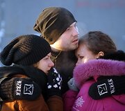 Permėje žmonės renkasi prie klubo, kuriame per gaisrą žuvo žmonės, &scaron;iame mieste vyksta ir žuvusiųjų laidotuvės.