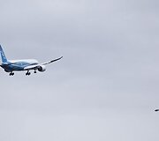 &bdquo;Boeing 787 Dreamliner&ldquo; po beveik dviejų su puse metų vėlavimo pagaliau pakilo bandomajam skrydžiui.