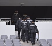 Vokietijos pareigūnai stadione Miunchene 