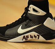 Ant Orlando &bdquo;Magic&ldquo; puolėjo Michaelio Pietruso batelių - Atlanto vandenyne sudužusio &bdquo;Air France&ldquo; lėktuvo skrydžio numeris