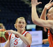 TEO krep&scaron;ininkės žvaigždžių perpildytai UMMC ekipai nusileido daugiau nei dvigubai.