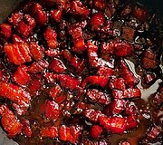 Sojos padaže tro&scaron;kinta kiaulienos &scaron;oninė