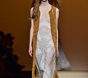 Alberta Ferretti 2015 m. pavasario-vasaros kolekcijos modelis