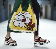 Marni 2015 m. pavasario-vasaros kolekcijos modelis
