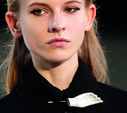 Phoebe Philo 2015 m. pavasario-vasaros kolekcijos modelis