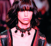 Givenchy 2015 m. pavasario-vasaros kolekcijos modelis