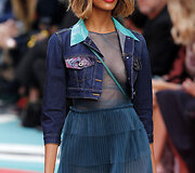 Burberry Prorsum 2015 m. pavasario-vasaros kolekcijos modelis