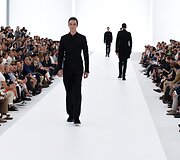 &bdquo;Ermenegildo Zegna&ldquo; 2016 m. pavasario-vasaros kolekcijos modelis