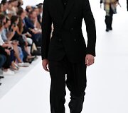 &bdquo;Ermenegildo Zegna&ldquo; 2016 m. pavasario-vasaros kolekcijos modelis