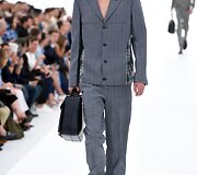 &bdquo;Ermenegildo Zegna&ldquo; 2016 m. pavasario-vasaros kolekcijos modelis