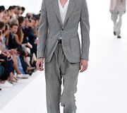&bdquo;Ermenegildo Zegna&ldquo; 2016 m. pavasario-vasaros kolekcijos modelis