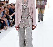 &bdquo;Ermenegildo Zegna&ldquo; 2016 m. pavasario-vasaros kolekcijos modelis