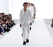 &bdquo;Ermenegildo Zegna&ldquo; 2016 m. pavasario-vasaros kolekcijos modelis