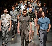 &bdquo;Dolce & Gabbana&ldquo; 2016 m. pavasario-vasaros kolekcijos modelis