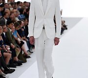 &bdquo;Ermenegildo Zegna&ldquo; 2016 m. pavasario-vasaros kolekcijos modelis