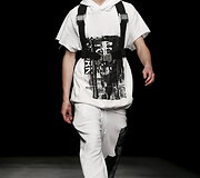 Liam Hodges 2016 m. pavasario-vasaros kolekcijos modelis 