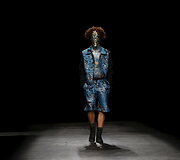 Liam Hodges 2016 m. pavasario-vasaros kolekcijos modelis 