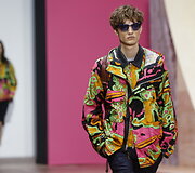 &bdquo;Coach&ldquo;  2016 m. pavasario-vasaros kolekcijos modelis 