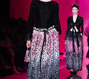 &bdquo;Armani Priv&eacute;&ldquo; 2015 m. rudens kolekcijos modelis